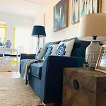 Apartment Stylish With View *
